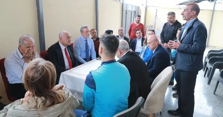 TFF Başkanı Büyükekşi, depremde yaşamını yitiren Adem Şahan’ın ailesini ziyaret etti