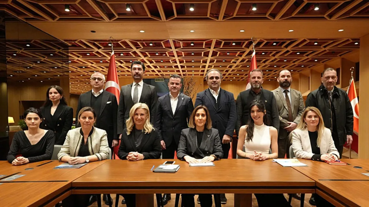 Süper Lig Kadın Futbol Birliği için ilk adım atıldı! Süper Lig Kadın Futbol Birliği için ilk adım atıldı!