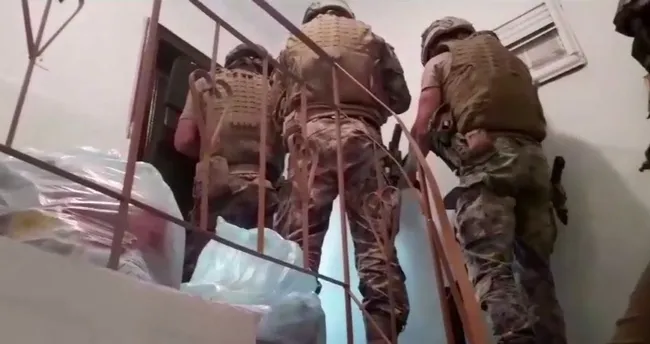 Çifte çeteye operasyon… Liderleriyle birlikte yakalandılar Çifte çeteye operasyon… Liderleriyle birlikte yakalandılar