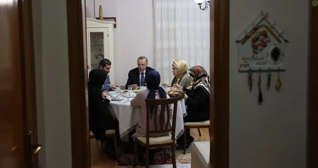 Emine Erdoğan'dan iftar sofrasında misafir oldukları aileye teşekkür