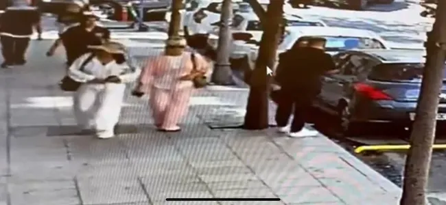 unlu-semtlere-kabusu-yasattilar-o-4-kadin-boyle-yakalandi-1755335497414.jpeg Ünlü semtlere kabusu yaşattılar: 4 kadın böyle yakalandı!