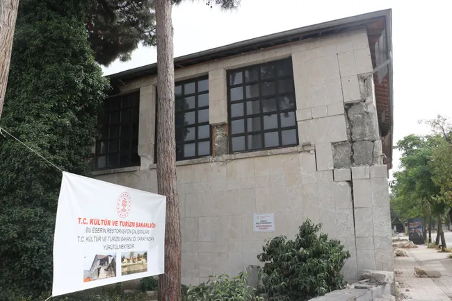 hatay-ve-osmaniyede-depremde-zarar-goren-vakif-eserler-onariliyor-1685179789191.jpg
