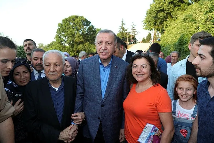 BaÅkan ErdoÄan, NakkaÅtepe Millet Bahçesi'ni gezdi vatandaÅlarla sohbet etti