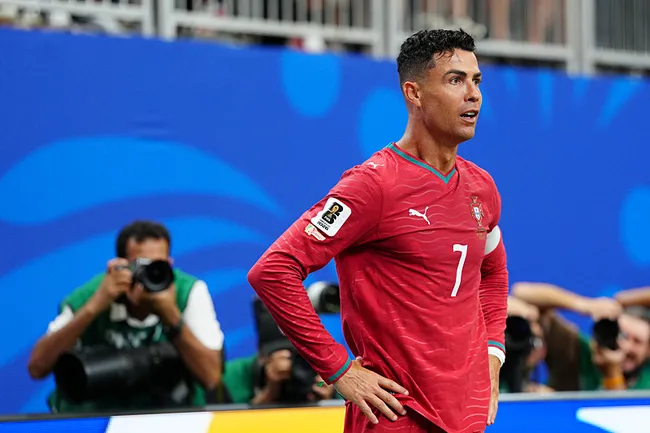 cristiano-ronaldodan-messi-sorusuna-sok-yanit-1782246621458.jpg