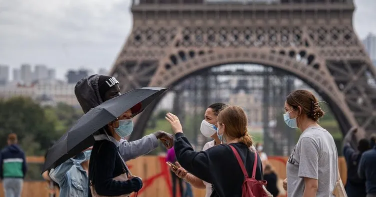 Fransa’da koronavirüs aşı kartı uygulaması başladı