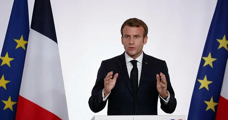 Macron, Fransa bayrağındaki mavi rengi değiştirdi
