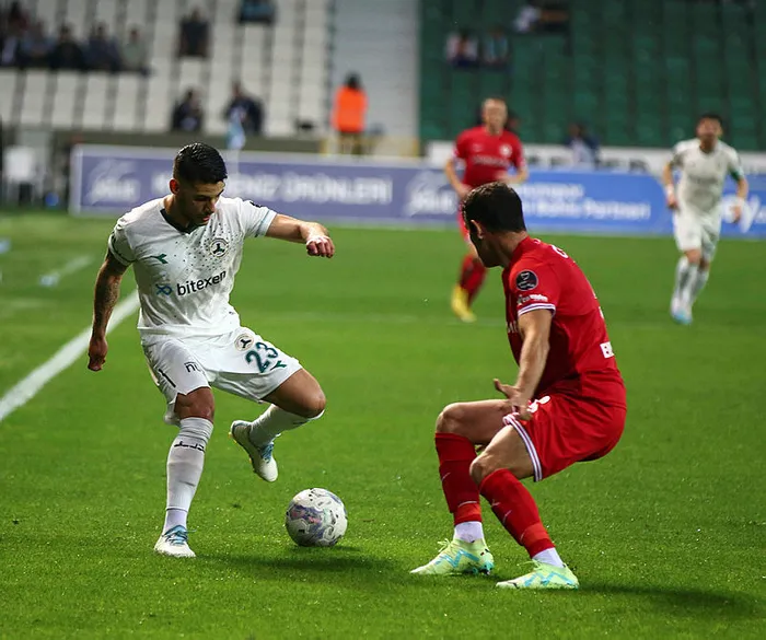 super-ligden-dusen-son-takim-giresunspor-oldu-istanbulspor-ligde-kalmayi-basardi-1686164955011.jpg
