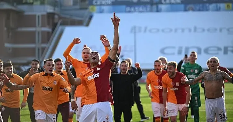 Galatasaray, son dakikada bulduğu golle liderliği korudu