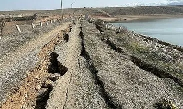 Deprem felaketinin ardından Malatya’da oluşan dev yarıklar korkutuyor