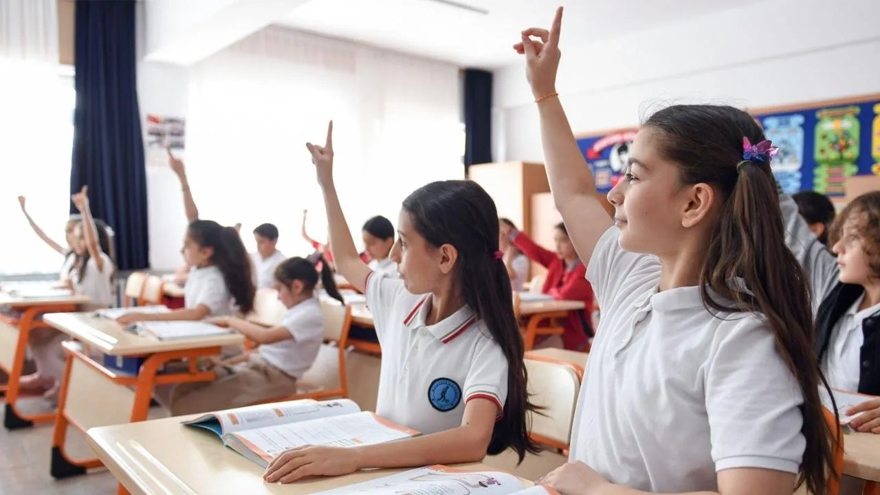 Okullar ne zaman kapanıyor? 2024-2025 MEB takvimi ile karne gününe geri sayım başladı!