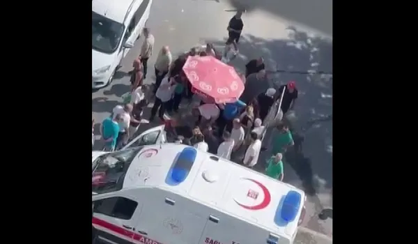 yer-bahcelievler-minibuse-binip-dehset-sacti-soforu-adeta-kursun-yagmuruna-tutup-1786193854556.jpg