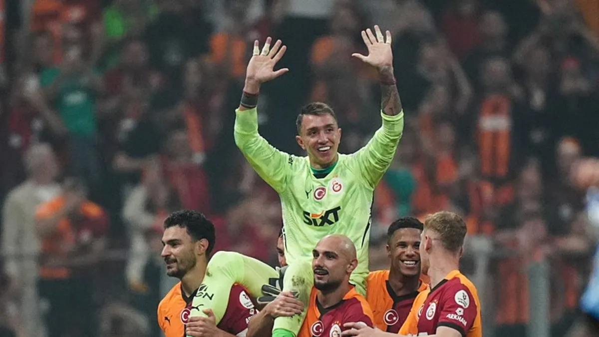 Galatasaray Efsanesi Muslera, Estudiantes'e Transfer Oldu: 'Yeni Bir Sayfa Açıyorum!'