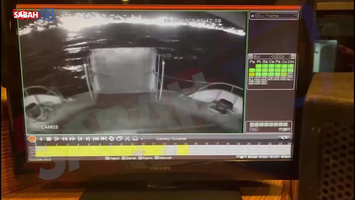 Boğazdaki kazanın görüntüleri ortaya çıktı: Yolcu gemisinin kaptanı alkollü çıkmıştı! videosunu izle Boğazdaki kazanın görüntüleri ortaya çıktı: Yolcu gemisinin kaptanı alkollü çıkmıştı! videosunu izle