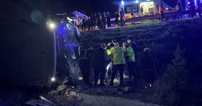 Aksaray’da korkunç kaza! Yolcu otobüse şarampole uçtu: Ölü ve yaralılar var