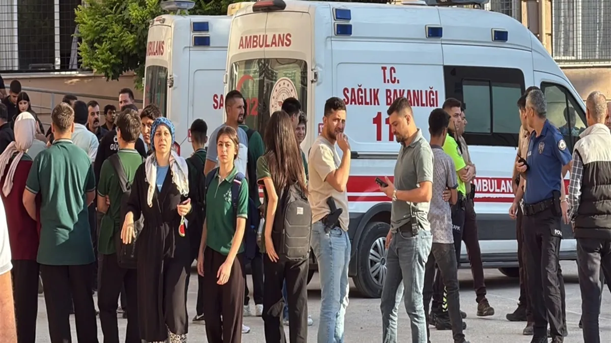 Manisa'da öğrencilere silahlı saldırı: Bakan Çiftçi'den ailelere sorumluluk çağrısı! Tüfeği duvara asıp orada tutmayacak