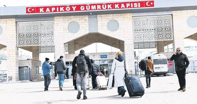 Sınırda geçişler kontrollü sürüyor