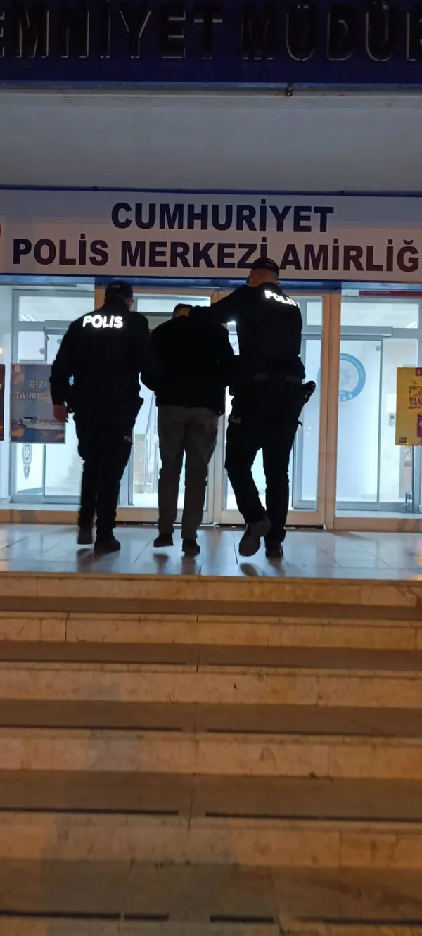 muratlida-1-milyon-tllik-kablo-hirsizligi-4-kisi-tutuklandi-1763805717373.jpg