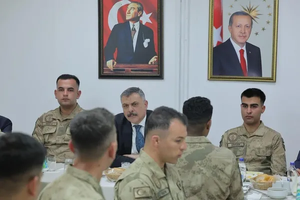 bakan-ciftci-semdinlideki-zirvin-us-bolgesini-ziyaret-etti-1783848460178.jpg