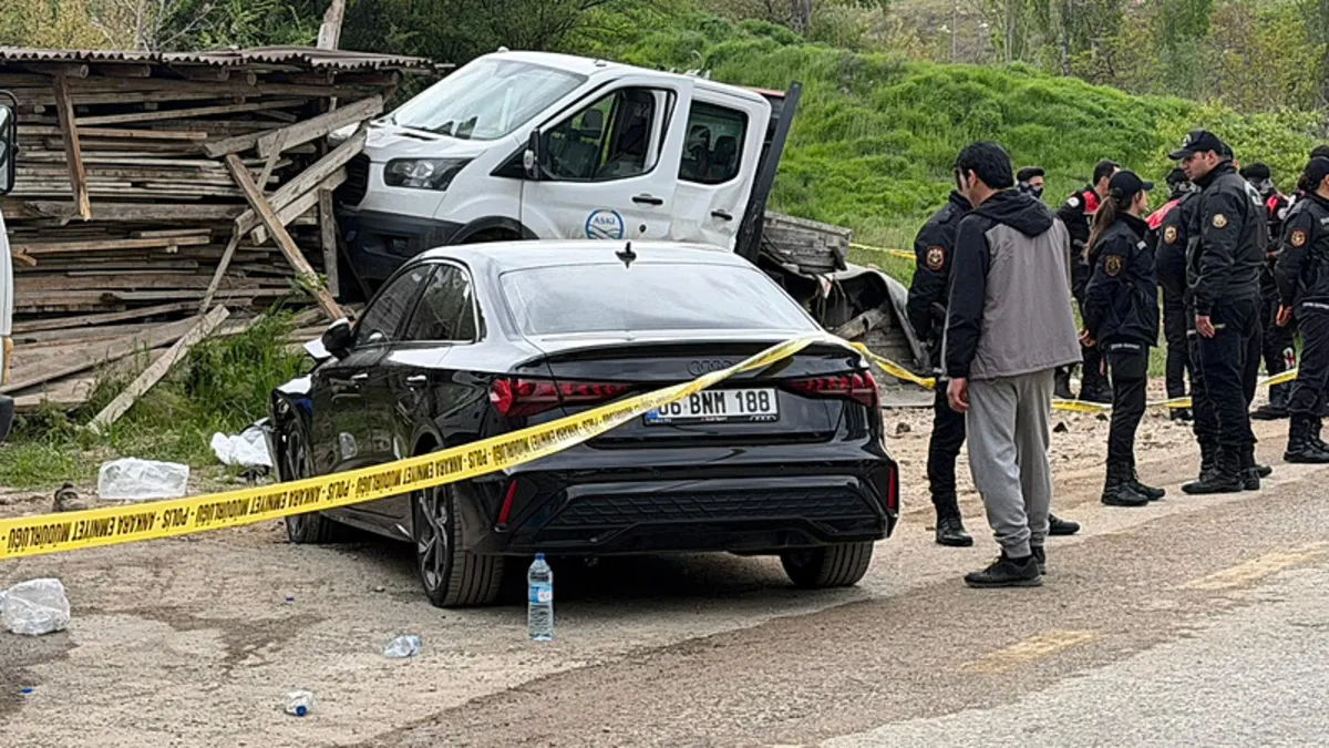 Ankara’da 1 Mayıs’ta 2 işçi kamyon altında kalarak can verdi Ankara’da 1 Mayıs’ta 2 işçi kamyon altında kalarak can verdi