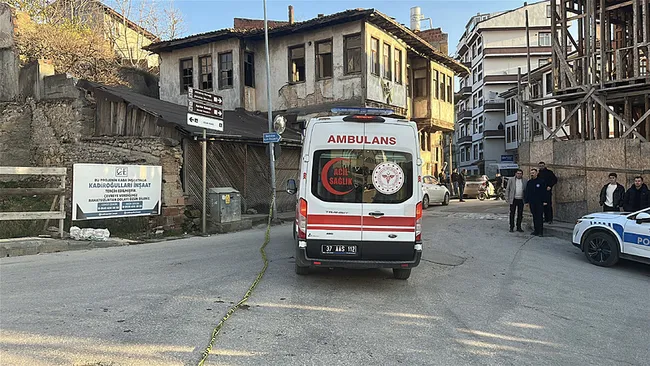 kastamonuda-sozlu-tartisma-kanli-bitti-1-yarali-1764774004805.jpeg