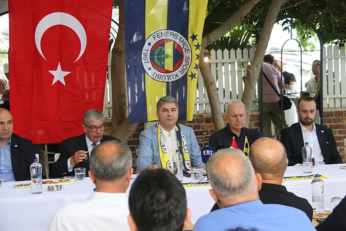 hakan-safi-fethiyede-taraftarlarla-bulustu-1779980089028.jpeg