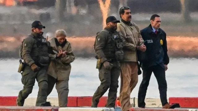 trump-venezuelali-muhalif-lider-machado-ile-beyaz-sarayda-bir-araya-geldi-1768505553544.jpeg Trump, Venezuelalı muhalif lider Machado ile Beyaz Saray’da bir araya geldi!