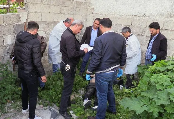 Adana'da korkunç olay! Taşlanarak öldürüldü