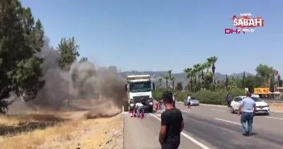 Antalya’da lastiği patlayan kamyon alev alev yandı | Video