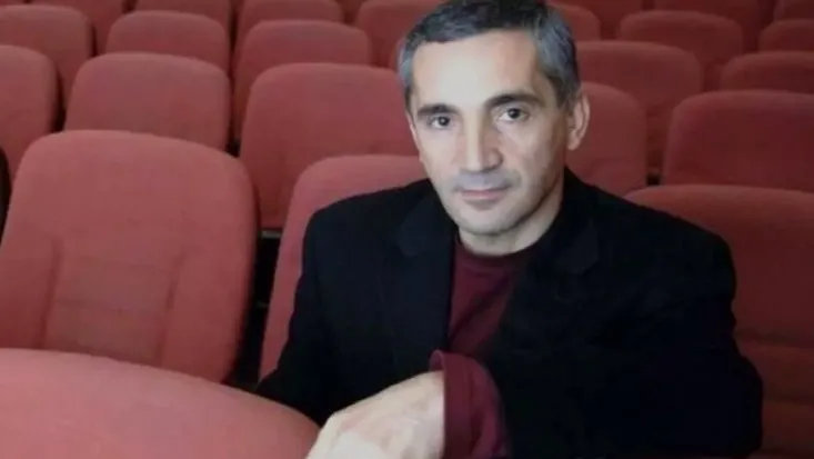 43 yıllık evlilik 10 dakikada bitti! Ünlü yapımcı Şükrü Avşar ve eşi Hüsniye Avşar boşandı! İhanetin bedeli 5 daire 2 araba!