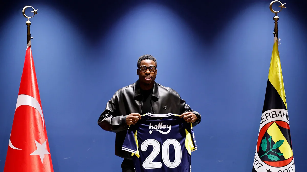 Fenerbahçe resmen açıkladı! Anthony Musaba imzayı attı Fenerbahçe resmen açıkladı! Anthony Musaba imzayı attı