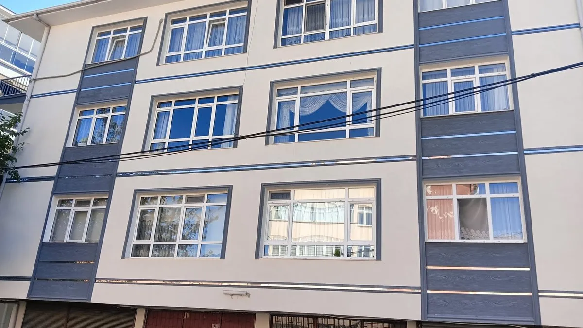 Eşi kalbinden bıçaklandı: Polise giden adam eşinin kendi canına kıydığını iddia etti!
