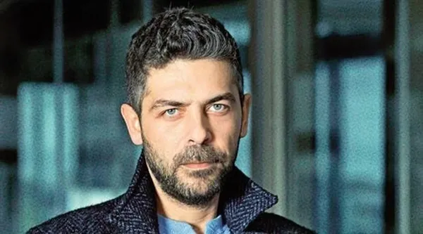 uluslararasi-sahnede-ingilizce-sov-abinin-yildizi-sinan-tuzcu-performansiyla-hayran-birakti-1791290948978.jpg