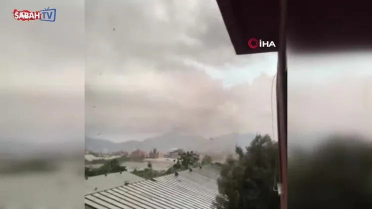 Gazipaşa'da hortum! Evlerin çatıları uçtu, seralar yerle bir oldu | Video