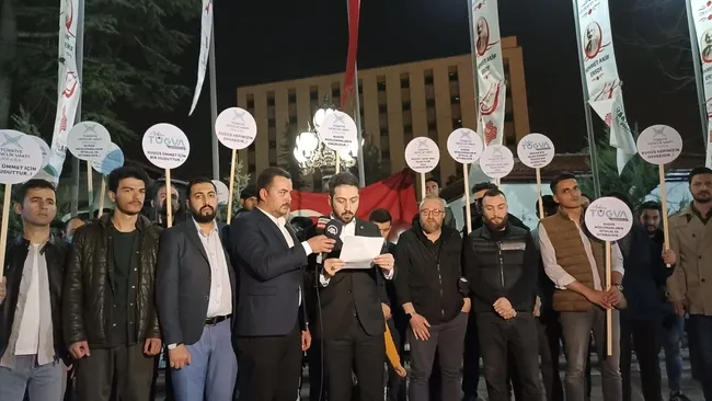 ankarada-tugva-uyeleri-israilin-mescid-i-aksaya-yonelik-saldirilarini-protesto-etti-1650312149579.jpg TÜGVA Ankara Temsilciliğinden İsrail'in Mescid-i Aksa'ya yönelik saldırılarına tepki