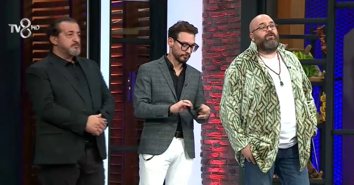 masterchef te kim elendi kim gitti 22 kasim 2020 masterchef elenen isim belli oldu mu eleme gecesinde son dakika mehmet sef gozyaslarina boguldu medya haberleri