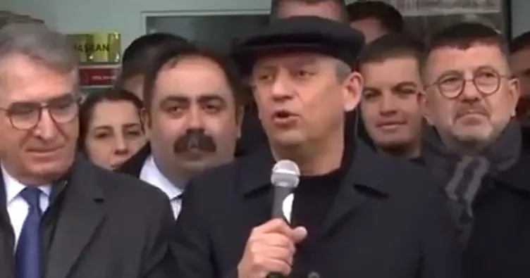 ’Deprem turisti’ Özgür Özel’den akla ziyan şov! AK Parti’den sert tepki: Milletimiz istismara asla prim vermez