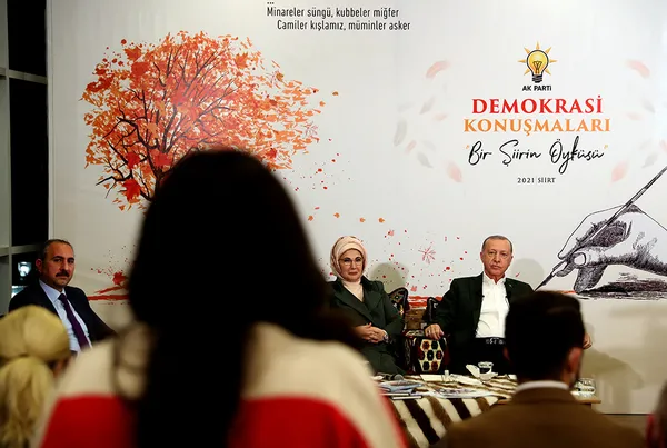 son-dakika-baskan-erdogandan-siirtte-onemli-mesajlar-yeni-programimizla-refahi-yayginlastiracagiz-1638729123042.jpg