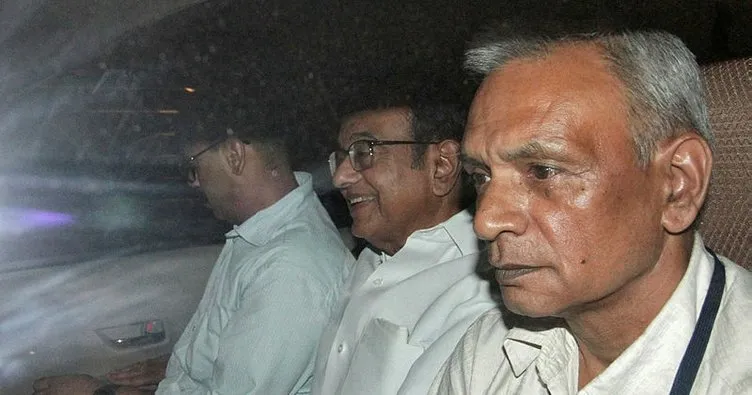 Hindistan’da eski Maliye Bakanı Chidambaram yolsuzluk iddiasıyla tutuklandı