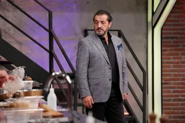 Masterchef Mehmet Sef In Parmaklari Yok Mu Eline Ne Oldu Mehmet Yalcinkaya Nin Parmaklari Neden Yok Medya Haberleri
