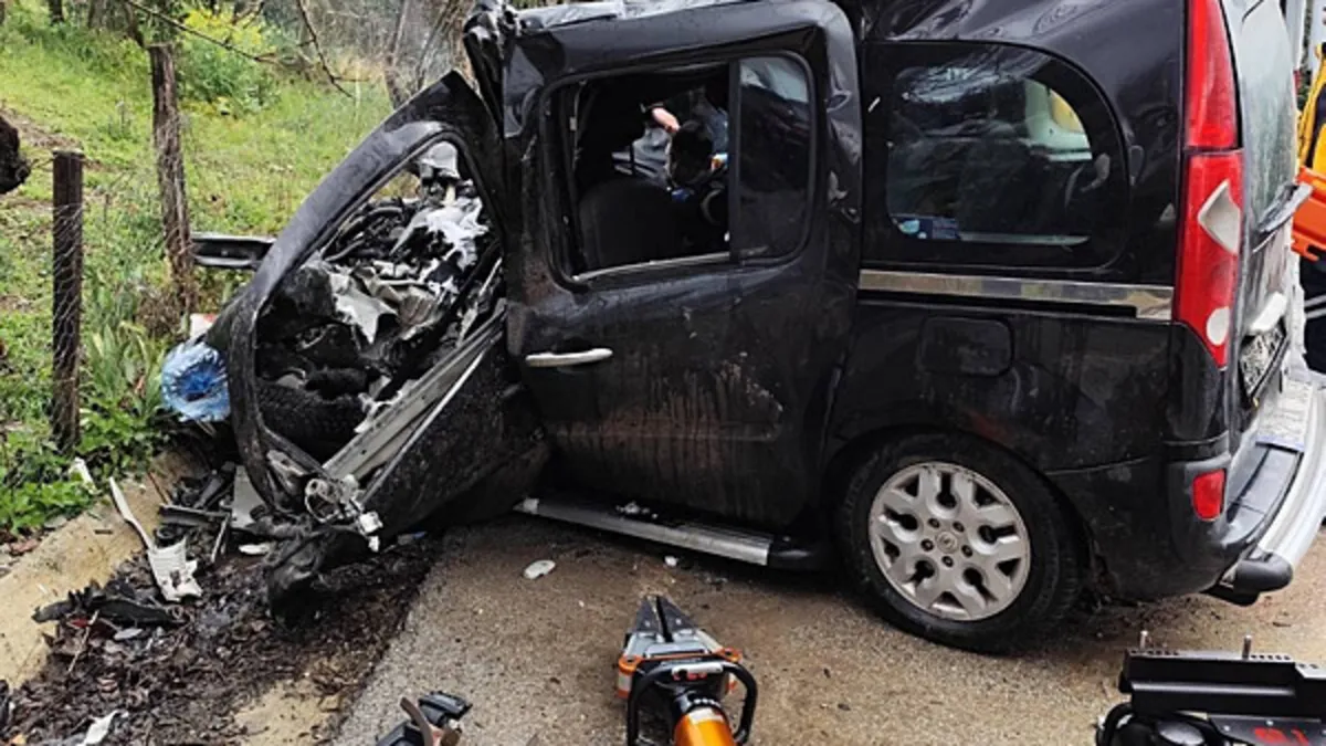 Ordu’da katliam gibi kaza! 2 araç kafa kafaya çarpıştı: 2 ölü, 2 yaralı Ordu’da katliam gibi kaza! 2 araç kafa kafaya çarpıştı: 2 ölü, 2 yaralı