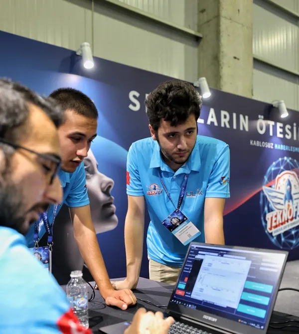 kablosuz-haberlesme-yarismasi-icin-basvurular-devam-ediyor-yarisma-genc-muhendislerin-yeteneklerini-sergilemes-1737880026332.jpg