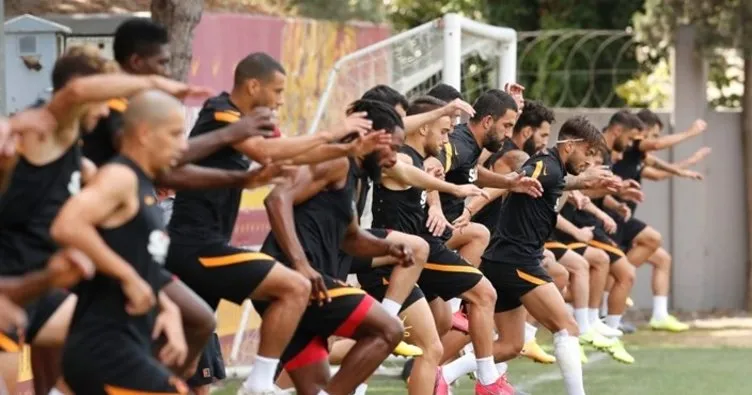 Galatasaray resmi siteden duyurdu! Mbaye Diagne ve Emre Akbaba...