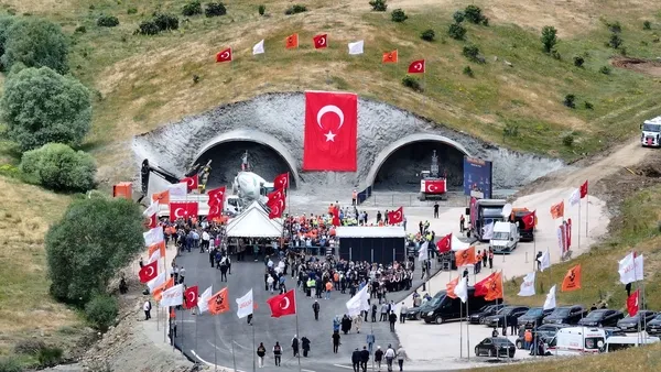 camlibel-tuneli-ile-mesafeler-kisalacak-1783251067044.jpg