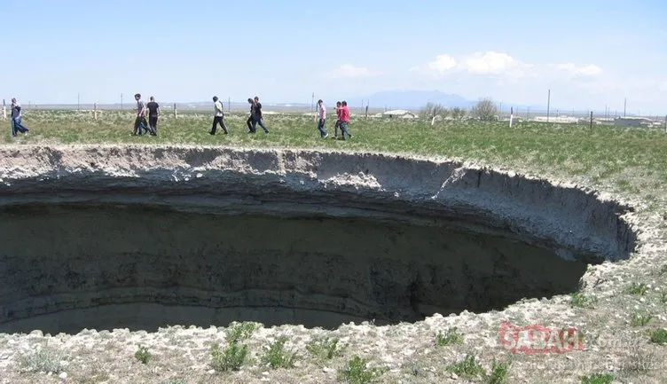 Konya’da 30 metre çapında obruk oluştu
