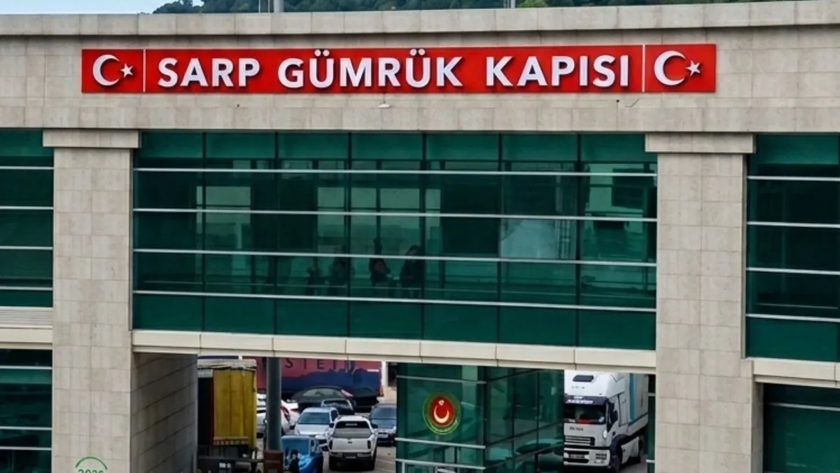 Sarp Sınır Kapısı'ndan geçişler arttı