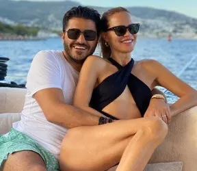 Ebru Salli Esi Ugur Akkus Un Dogum Gununu Boyle Kutladi Melegimin Uguristan I Iyi Ki Yanimdasin Son Dakika Haberler