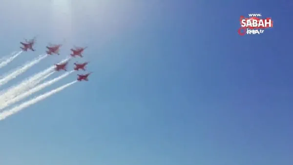 Kıbrıs semalarında F-16’lar ve Türk Yıldızları'ndan gösteri uçuşu | Video
