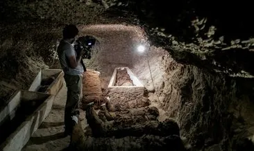 Mısır’da yeraltı mezarlığında 17 mumya bulundu