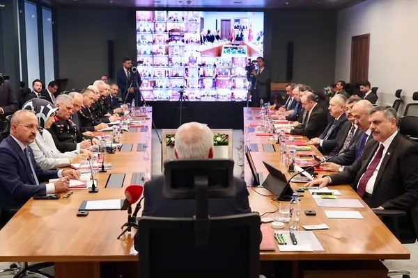 terorsuz-turkiye-icin-kritik-toplanti-icisleri-bakani-ciftciden-net-mesaj-1786544519278.jpg “Terörsüz Türkiye” için kritik toplantı! İçişleri Bakanı Çiftçi’den net mesaj