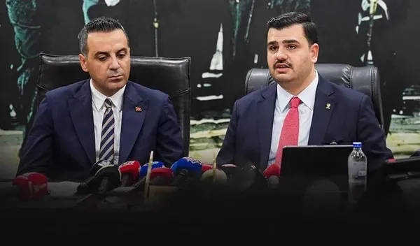 ak-partili-inandan-yeni-partili-ozele-tepki-yildiza-nasil-yalvardigini-tum-izmir-biliyor-1792671272448.jpg